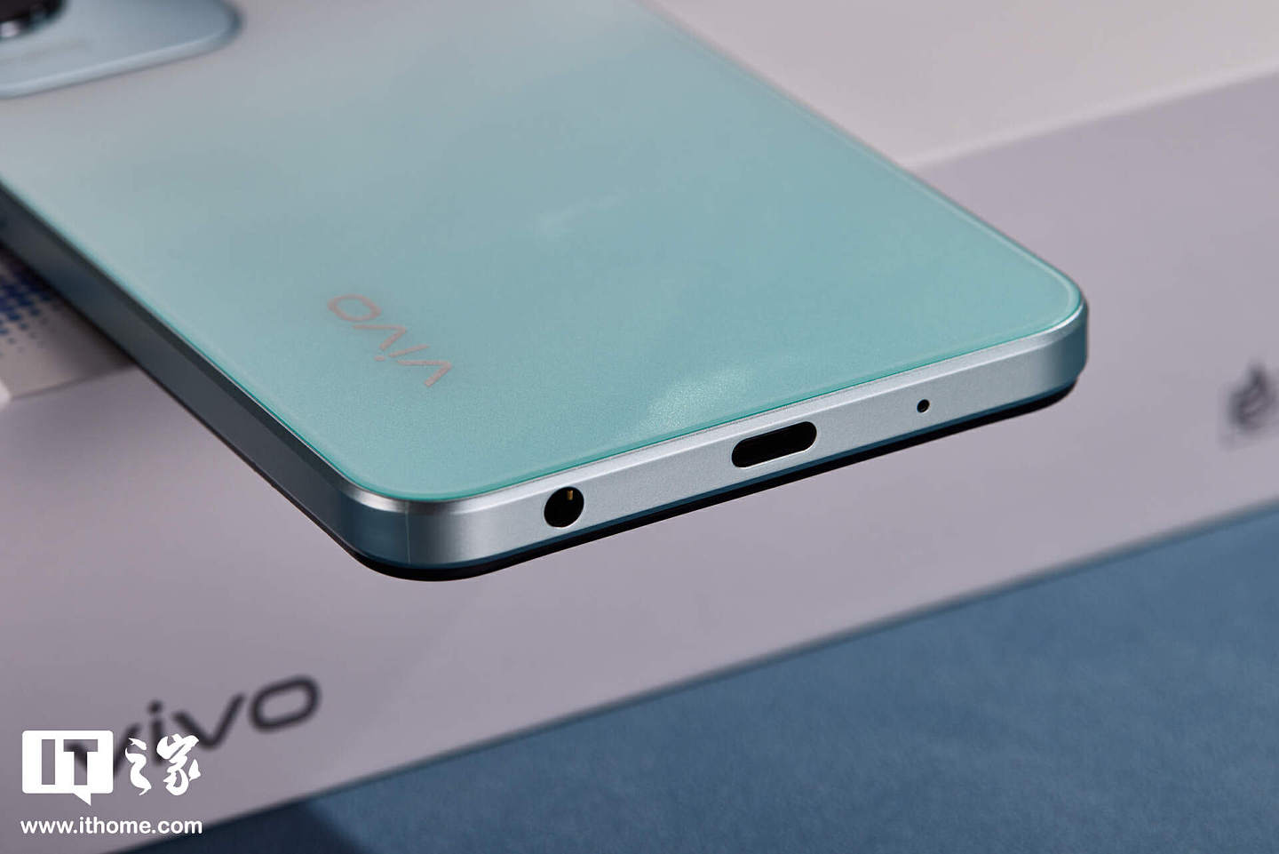 【IT之家开箱】vivo Y37 图赏：185g 轻薄机身，兼顾 5000mAh 大电池 - 12