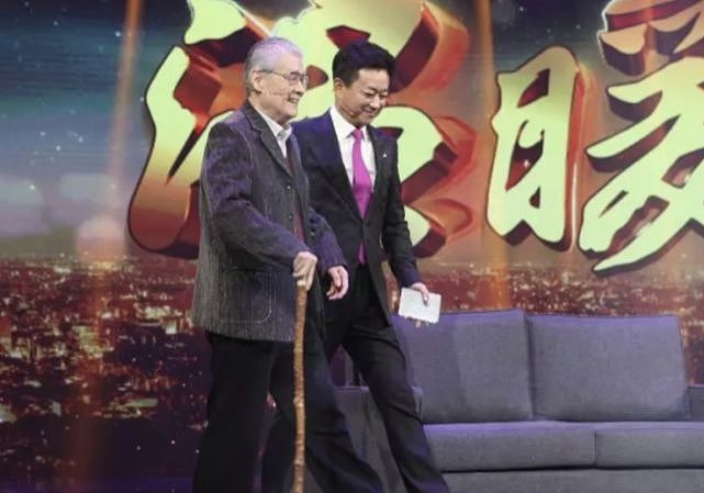 95岁艺术家蓝天野去世，4月前濮存昕曾多方求医，朱军发声悼念 - 9
