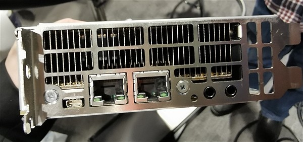Intel VCA2视频卡拆解：三颗至强、六条内存排排坐 - 6