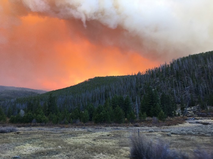 大型山火数量一个月增长近两倍 拜登称美国需要采取紧急行动 - 1