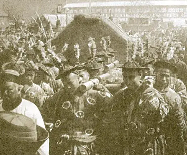 清朝时期，皇帝皇后的丧葬之礼有多繁琐？ - 1