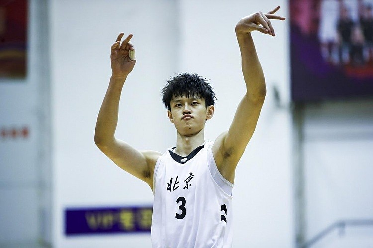 贾磊：中国篮协恐拒绝为曾凡博注册参加全国U19青年联赛 - 1