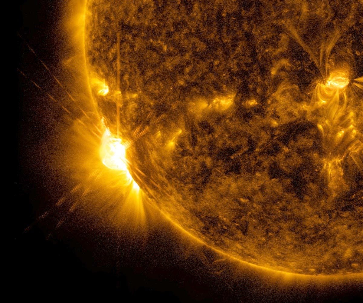 太阳在过去一天内爆发了3次强大的耀斑 - 2