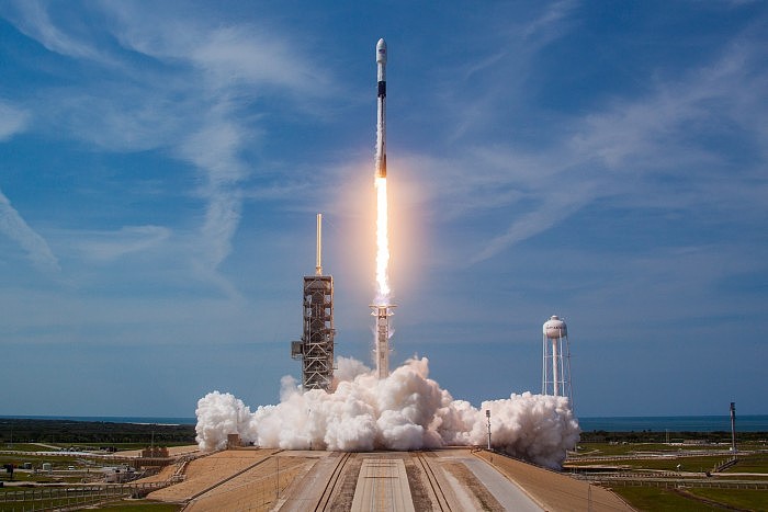氦气等原材料价格飙升 SpaceX火箭发射提价 - 1