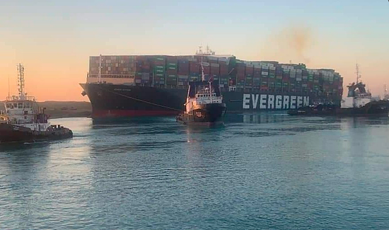 长赐号运载更多货物再入苏伊士运河 埃及吓到宣布紧急状态 - 1