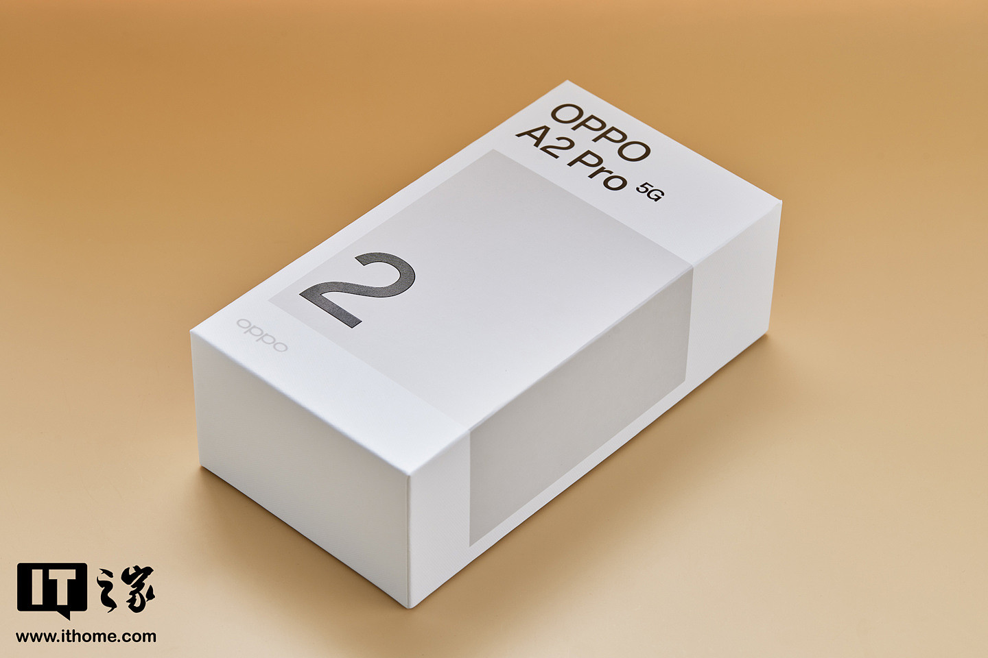 【IT之家开箱】OPPO A2 Pro「大漠棕」图赏：2K 价位也能享受高端机设计 - 9