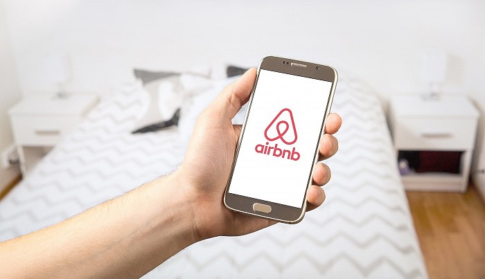 巴黎法院对Airbnb非法房源处以960万美元罚款 - 1