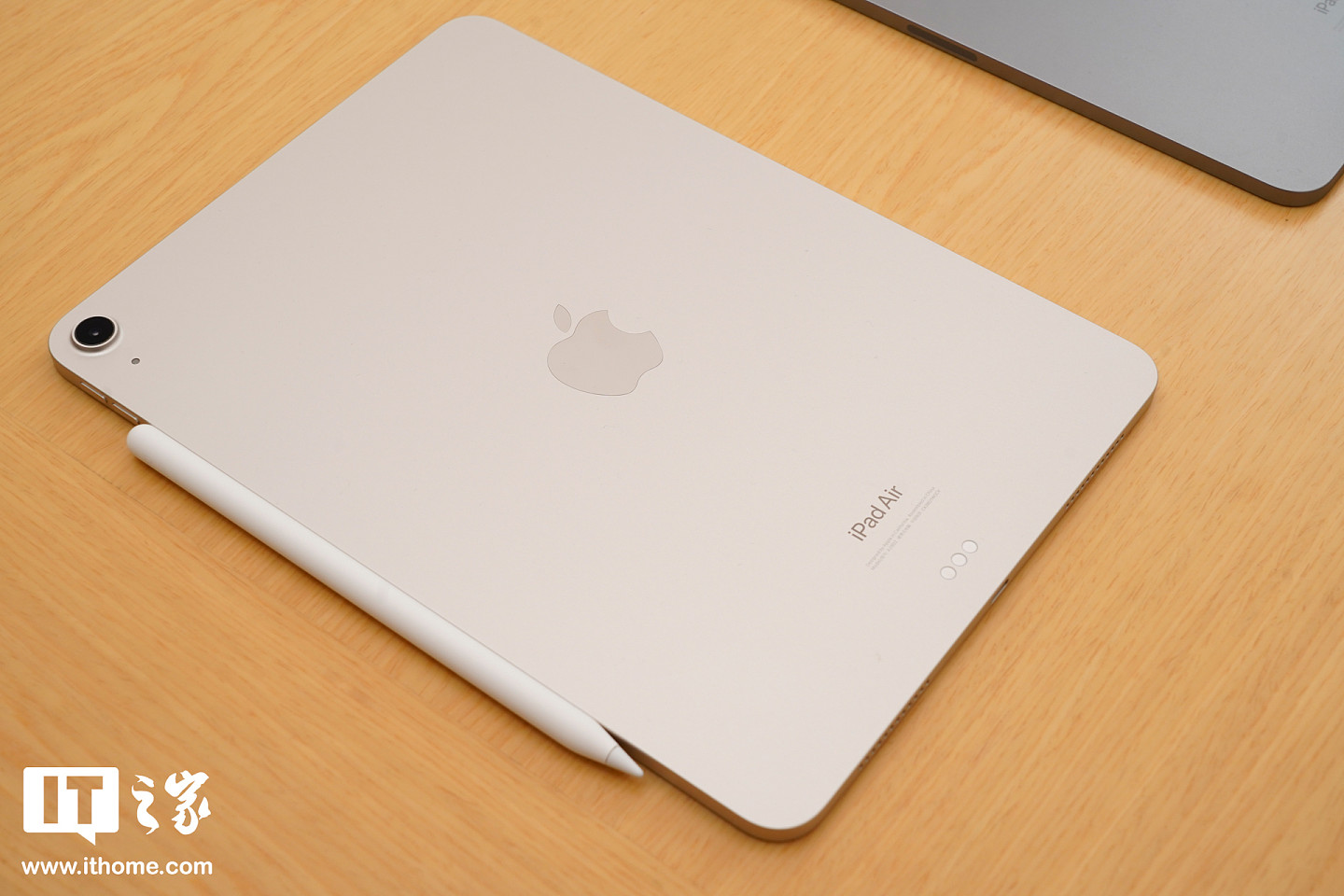 史上最薄苹果设备！IT之家现场实拍上手 2024 款 iPad Pro、iPad Air 系列新品 - 30