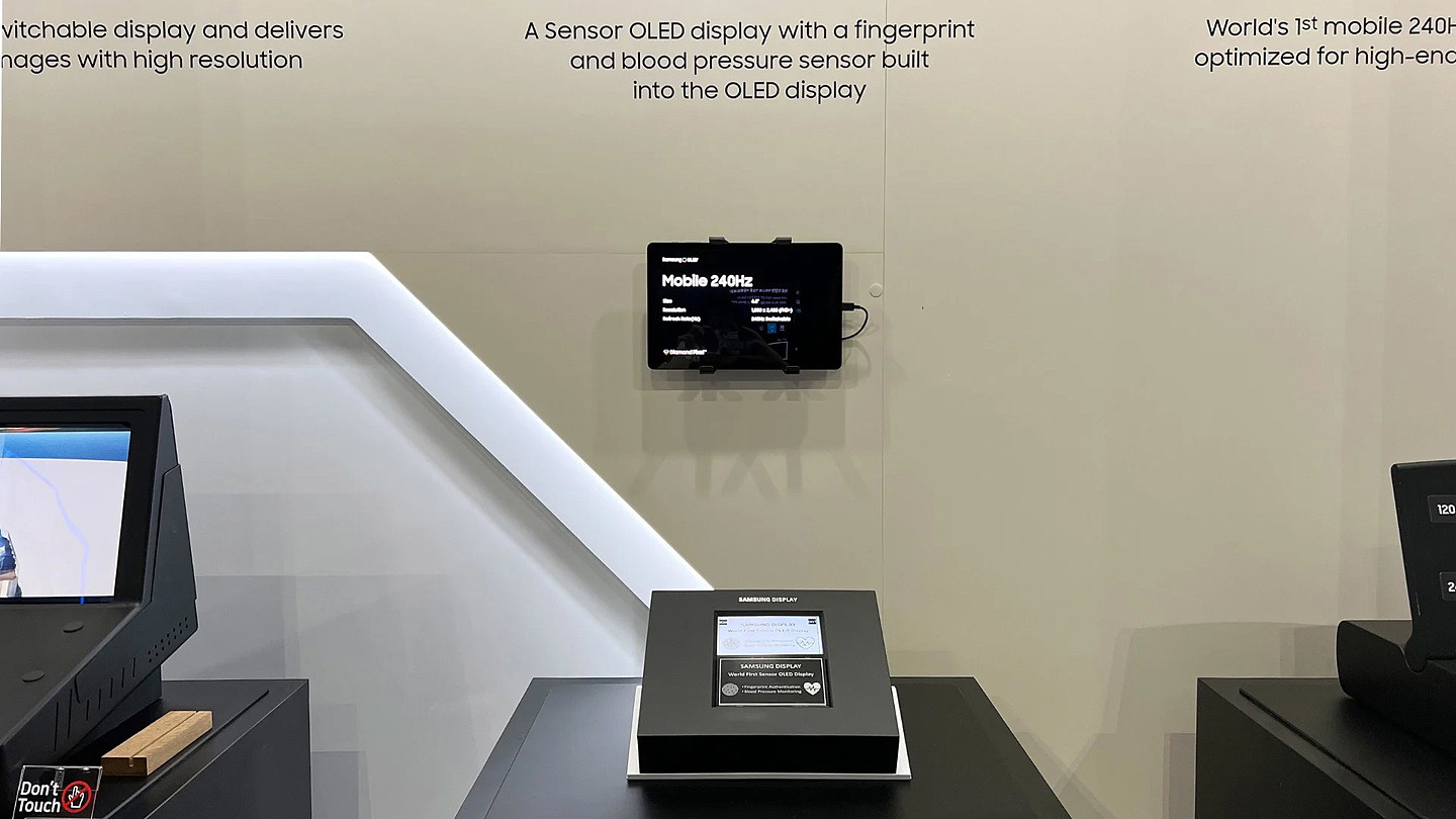三星推出 Sensor OLED：业内首款内置指纹、心率传感器的 OLED 面板 - 1