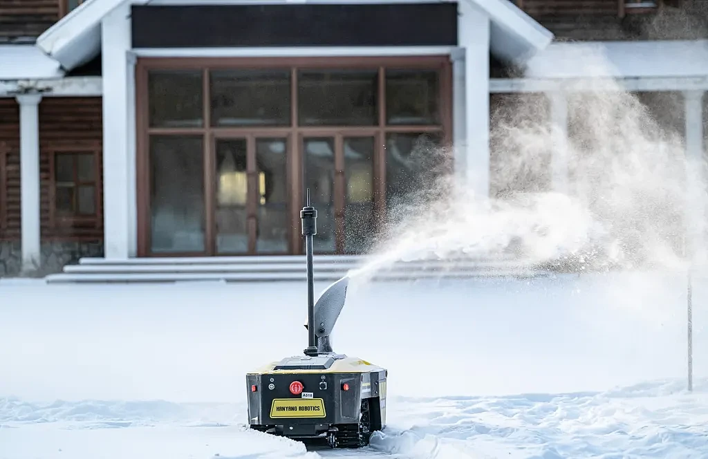 Snowbot S1进入Beta测试：可自主吹雪的机器人 - 4