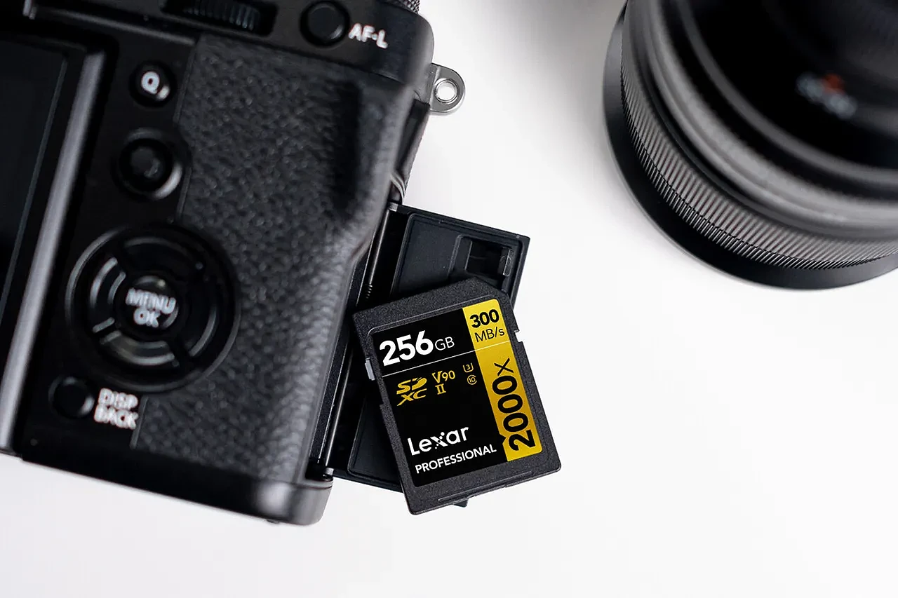 Lexar推256GB的Professional 2000x存储卡：读取最高300MB/s - 1