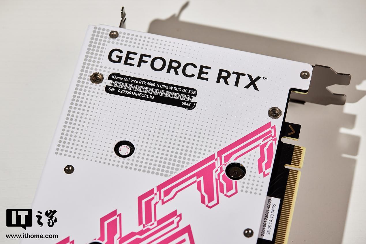 【IT之家开箱】iGame GeForce RTX 4060 Ti Ultra W DUO OC 8GB 图赏：精致时尚波普设计，小巧方正超强兼容 - 3
