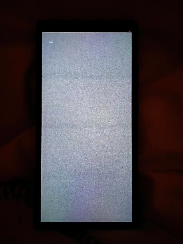 三星 Galaxy S24 系列手机屏幕再出问题，用户吐槽“颗粒感”和“横向条纹” - 3