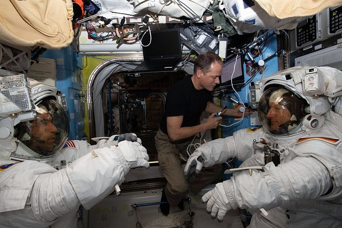 NASA-Astronaut-Raja-Chari-and-ESA-Matthias-Maurer-scaled.jpg
