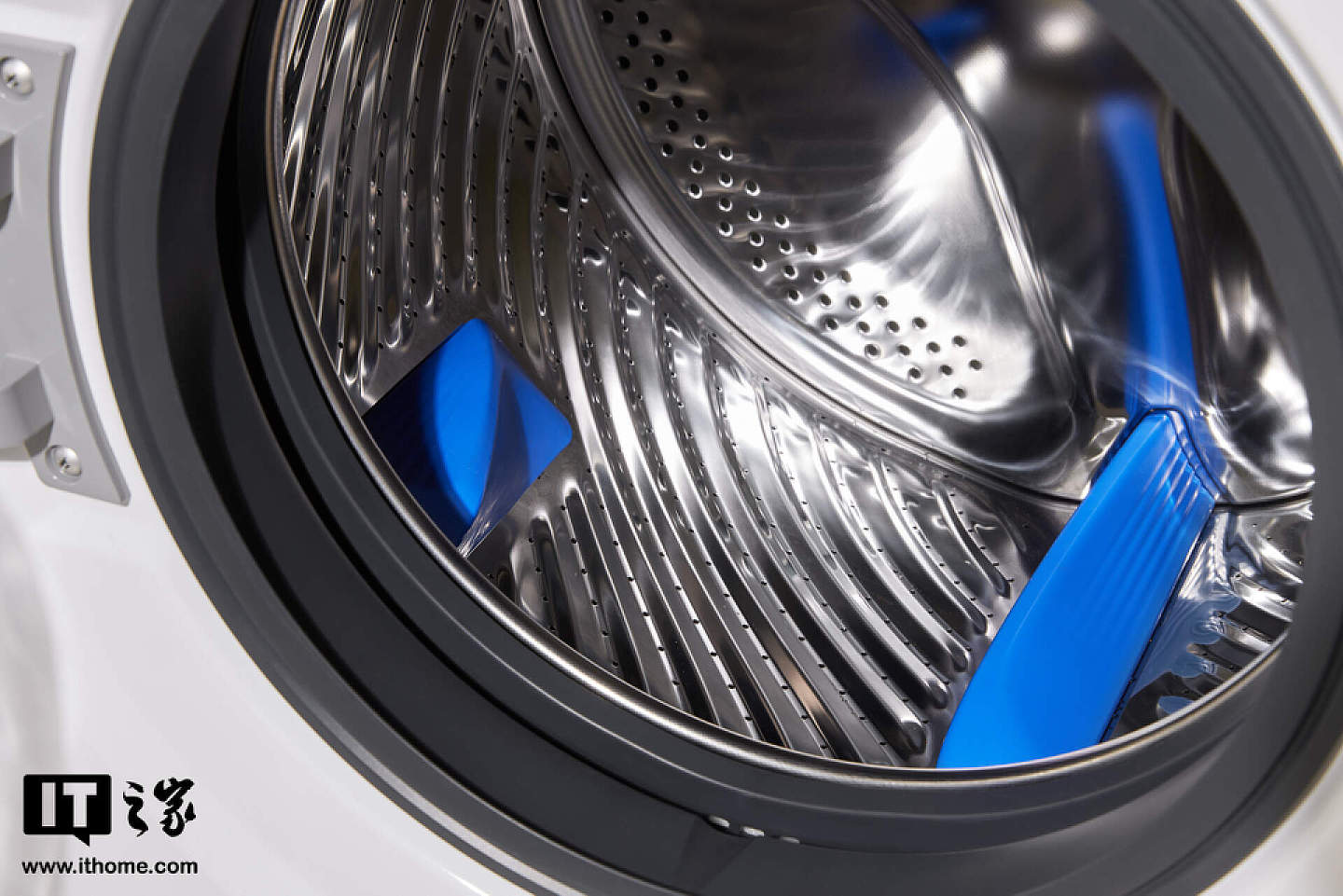 【IT之家评测室】TCL 超级筒洗衣机 T7H 体验：高达 1.2 洗净比，顽固污渍杀手 - 17