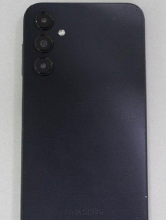 三星 Galaxy M44 手机背面照片曝光，配骁龙 888 处理器 - 1