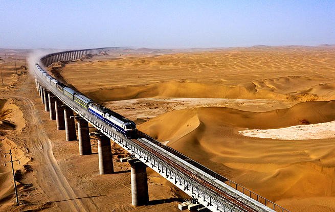 世界首个沙漠铁路环线形成 和若铁路明日开通运营 - 2
