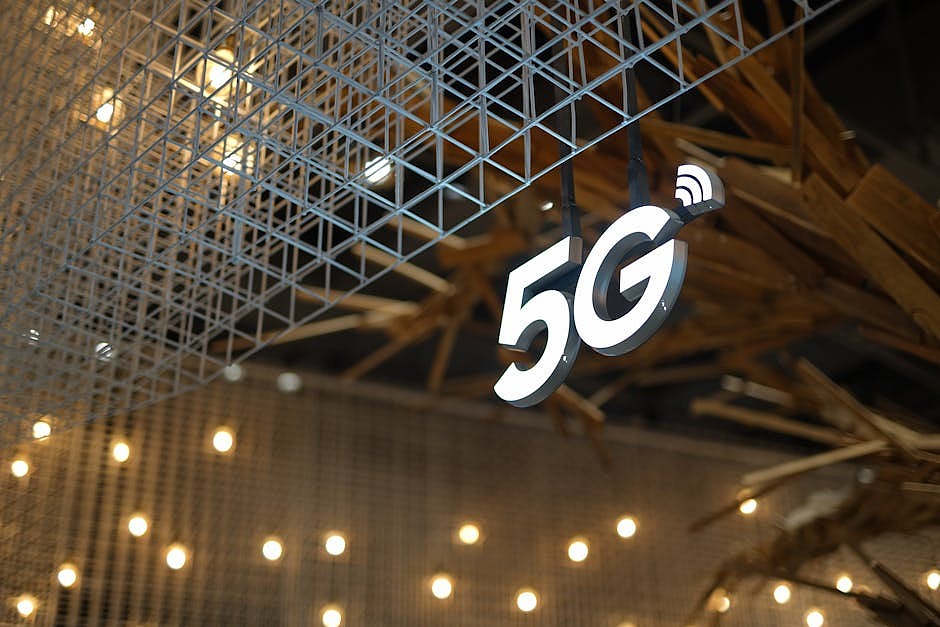 上海累计建成 5G 基站 9.2 万个，密度和占比均居全国第一 - 1