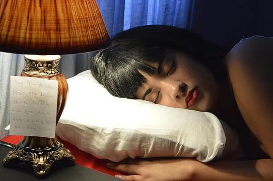 研究解释了当睡眠不足时你的大脑是如何受到影响的 - 1