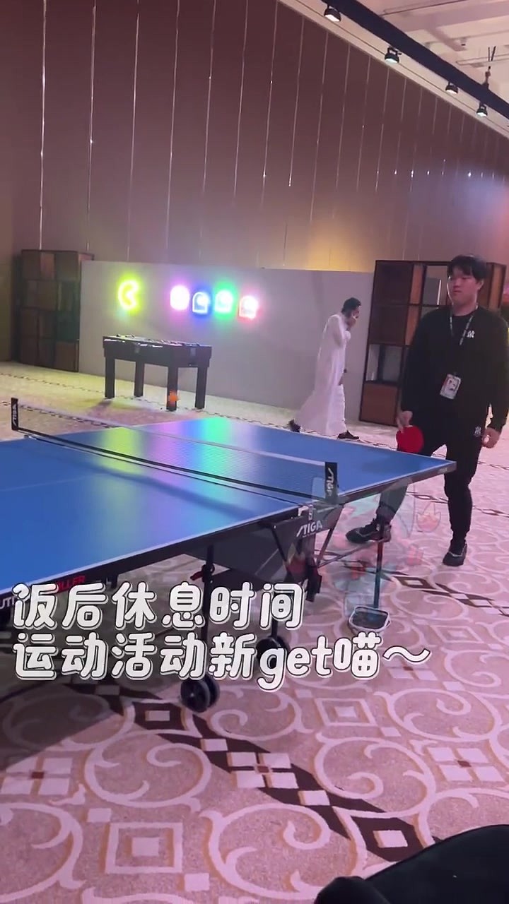 BLG发布选手运动视频：Bin与BrokenBlade切磋乒乓球? - 2