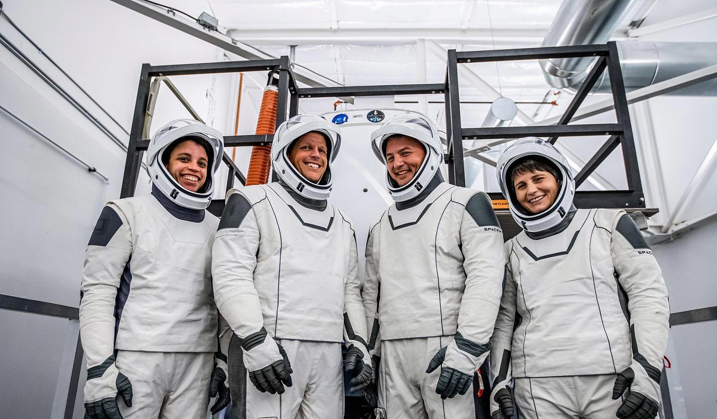 NASA SpaceX Crew-4任务宇航员进入隔离区 准备执行空间站任务 - 1