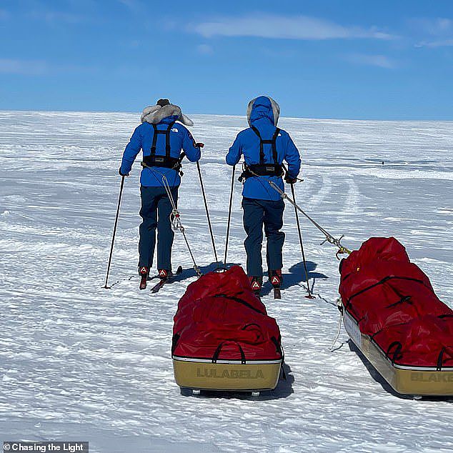 两名英国冒险家尝试80天在南极徒步走4000公里 评估人类极限 - 2