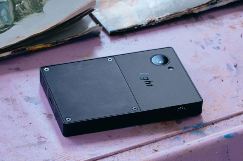 极简手机 Light Phone III 发布：时隔 6 年回归，电池可更换、实体拍照键，首发价 399 美元 - 8