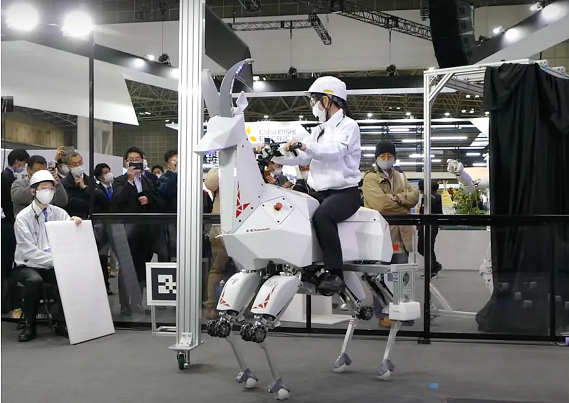 川崎展示可骑行的机器人山羊Bex - 1