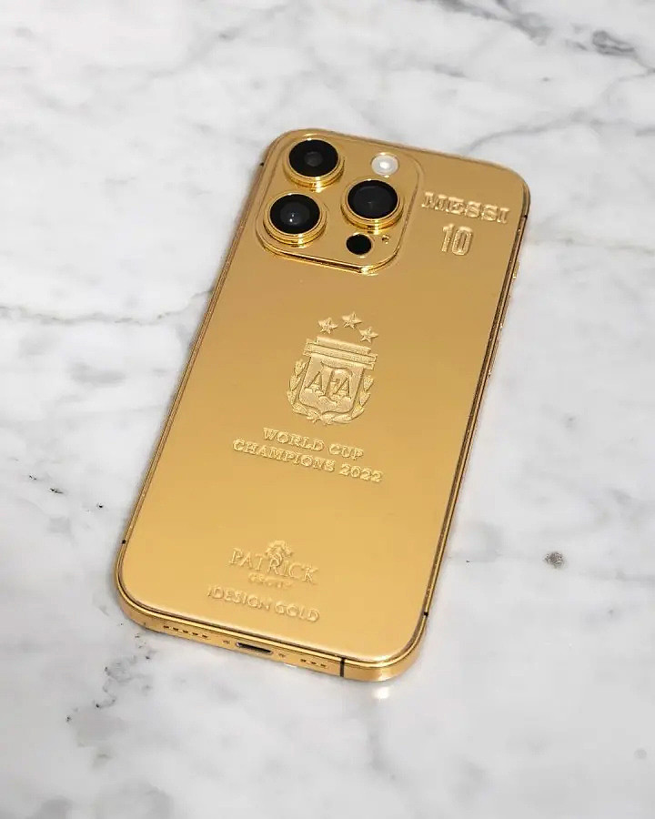 梅西为庆祝阿根廷队夺冠，花 20 万美元定制 35 台 24K 黄金 iPhone 14 Pro 手机送给队友 - 2