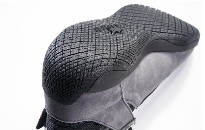 马自达推出驾驶鞋：人车合一 完美兼顾日常舒适性 - 5
