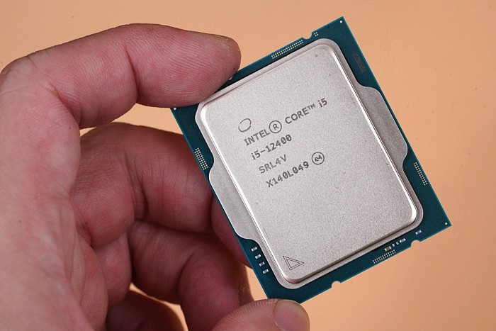 Intel i5-12400配廉价B660主板全核可超5GHz 跑分直追锐龙7 - 5