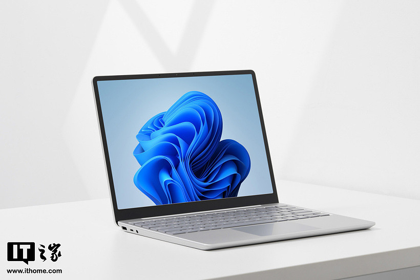 【IT之家开箱】微软 Surface Laptop Go 2 亮铂金图赏 - 2