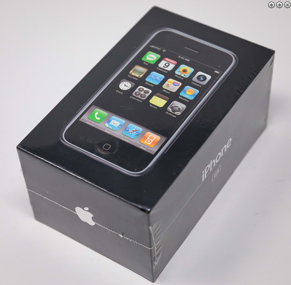 初代未拆封 4GB 版苹果 iPhone 收藏热度不减，拍出 13 万美元高价 - 2
