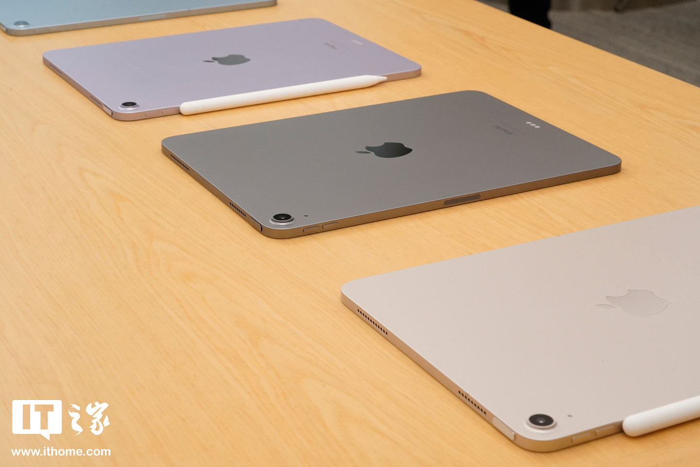 史上最薄苹果设备！IT之家现场实拍上手 2024 款 iPad Pro、iPad Air 系列新品 - 31