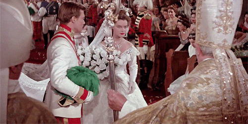 3版《茜茜公主》婚纱造型盘点：时间越久远的，服化道反而越用心 - 4