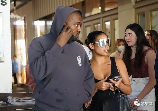 开启新生活？侃爷Kanye West和女模特公开外出旅游 - 3