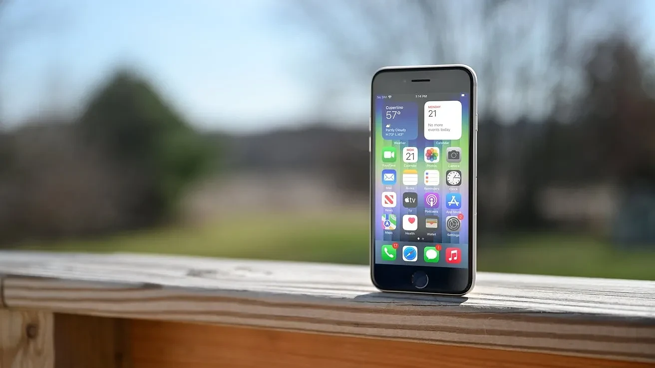 [视频]iPhone SE 3上手评测：吸引更多潜在用户加入苹果阵营 - 11