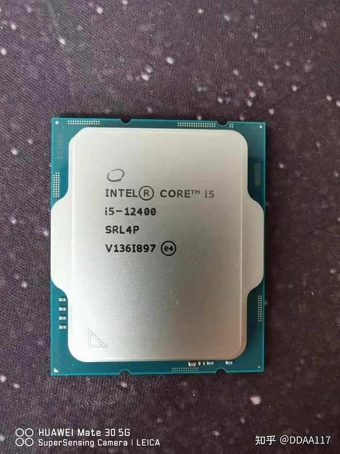 Intel-Core-i5-12400-Alder-Lake-S-Non-K-Desktop-CPU_1-1110x1480.jpg