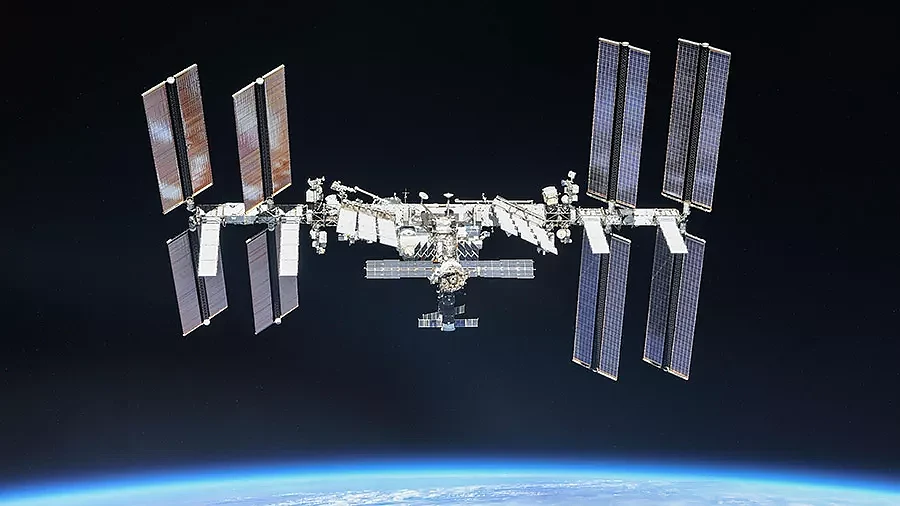 俄媒：国际空间站俄罗斯舱段出现新裂缝 - 1