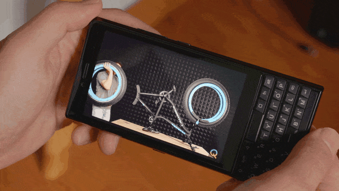 [图]Titan Slim火爆众筹：配物理QWERTY键盘 耐用的小屏手机 - 7