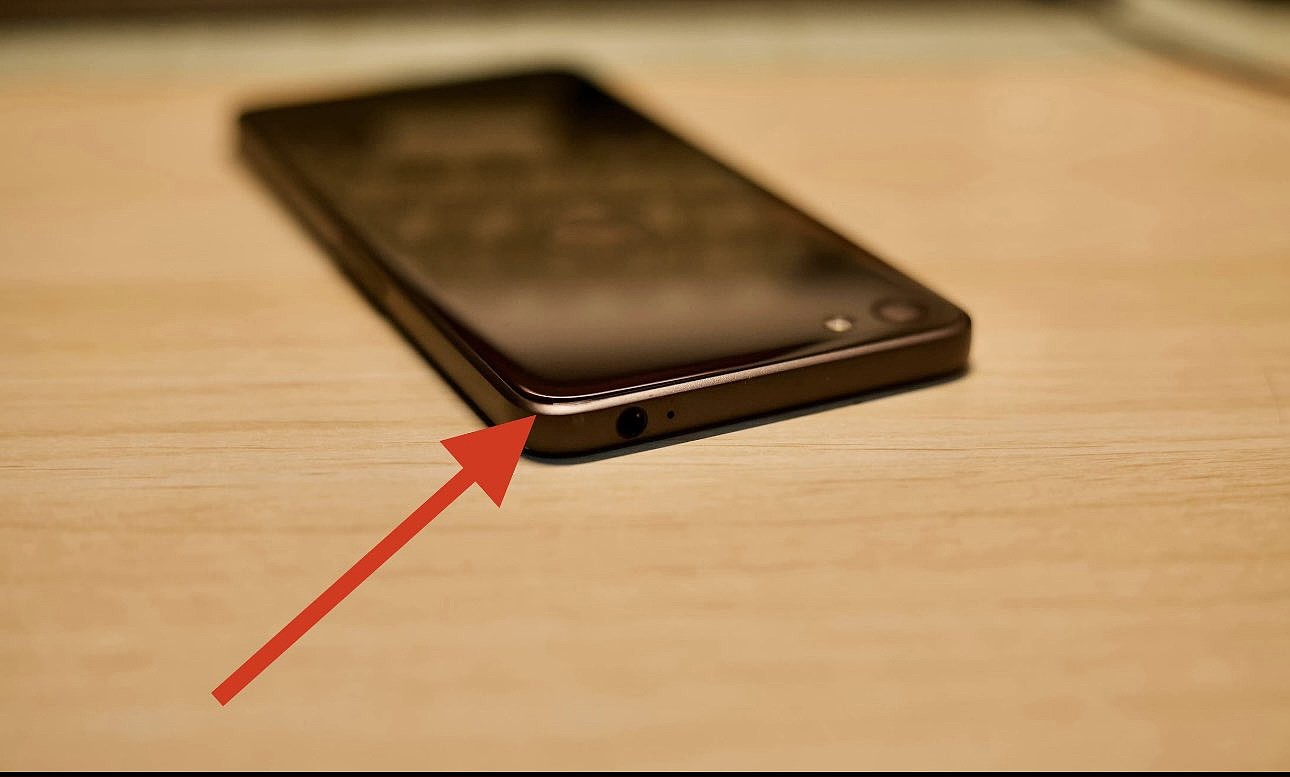 曝苹果 iPhone 15 / Pro 系列采用钛合金机身 + 背部弧形边框 - 2