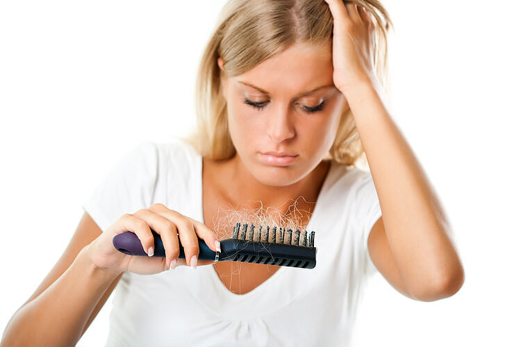 经常掉发是怎么回事？提醒：你可能被3种疾病缠上了，要及时治疗 - 3