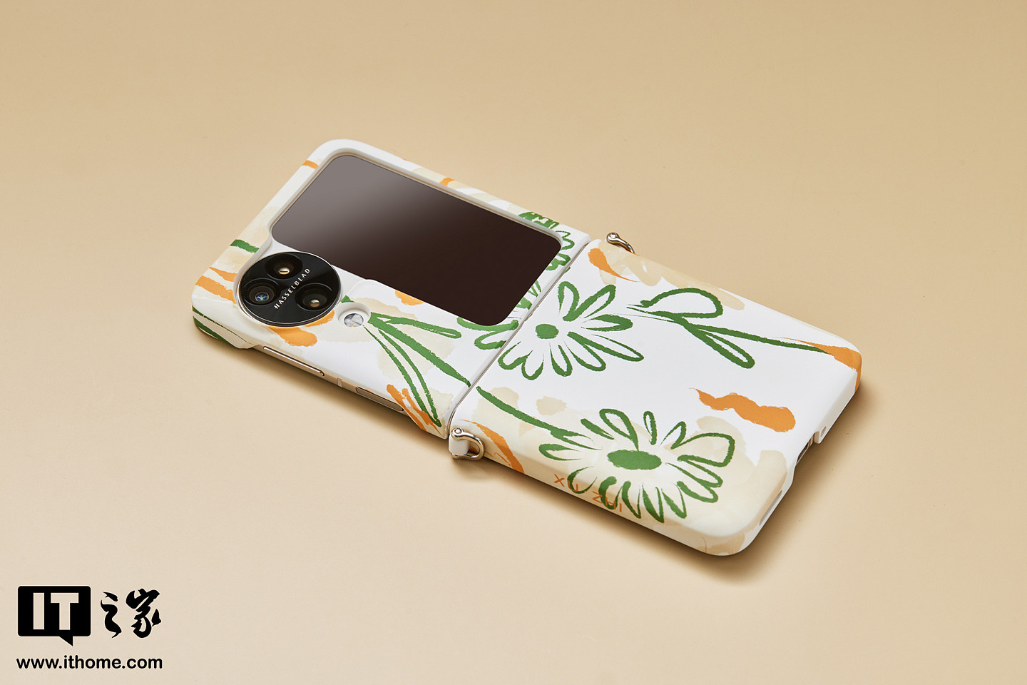 【IT之家开箱】OPPO Find N3 Flip 设计师定制手机壳“午后雏菊”图赏：当小折叠变身“小手包” - 7