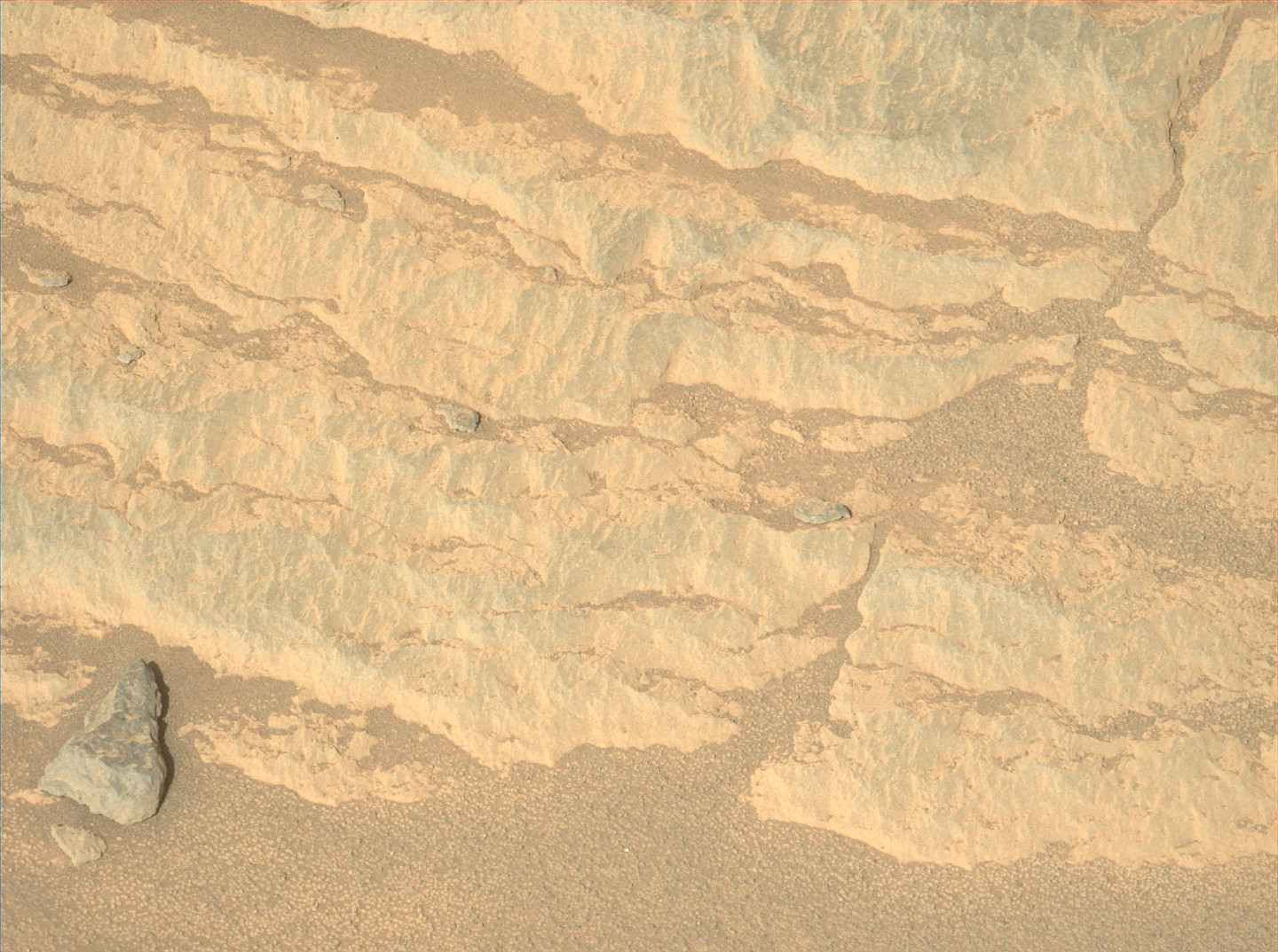 一个分层岩石被NASA视为潜在的火星岩石样本采样点 - 3