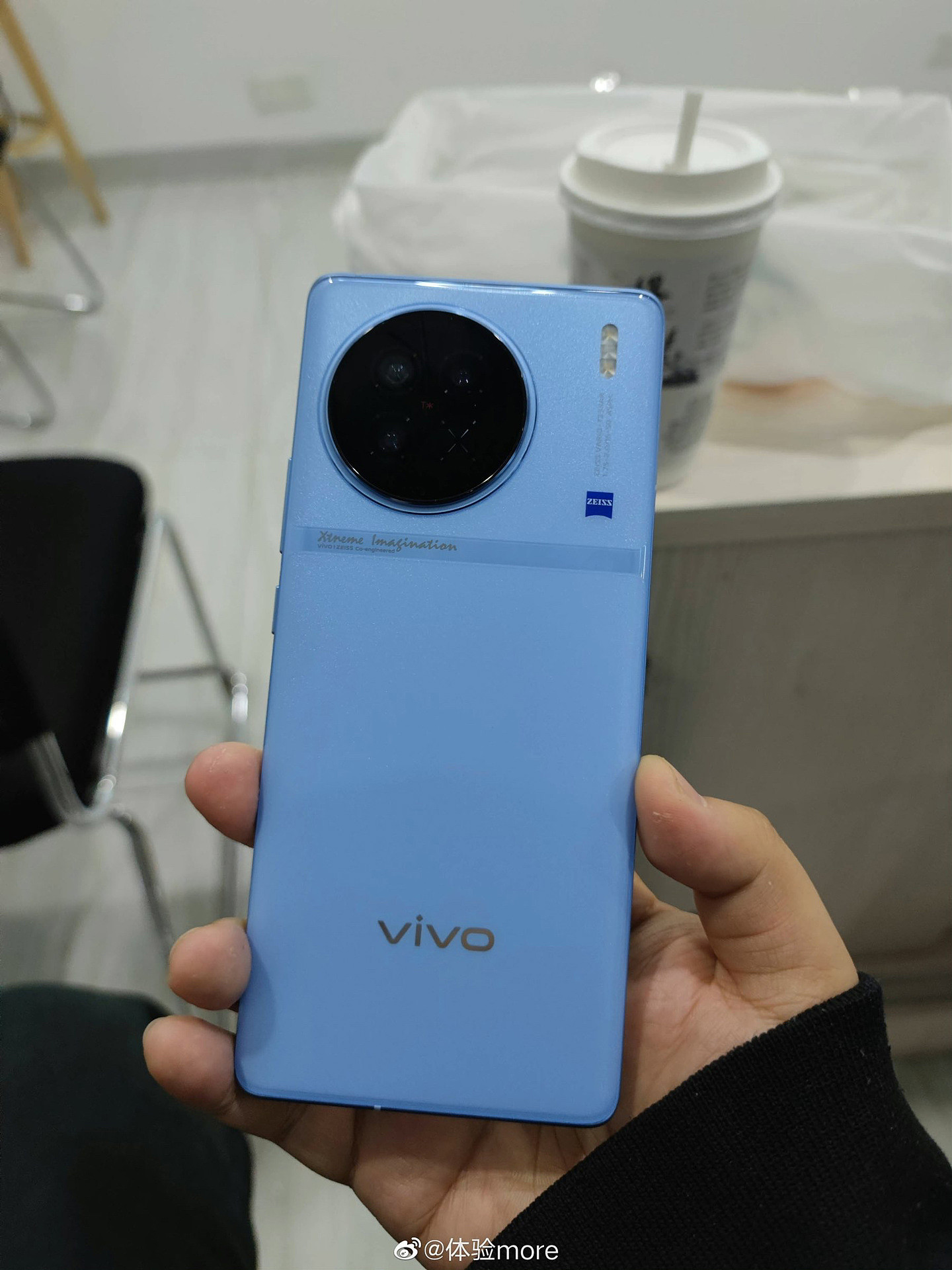 vivo X90 系列三款配色真机曝光，极具质感 - 1