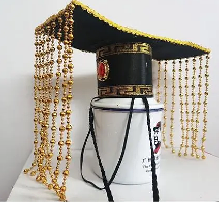 古代皇帝的帽子珠帘：权力的象征与文化的传承 - 1