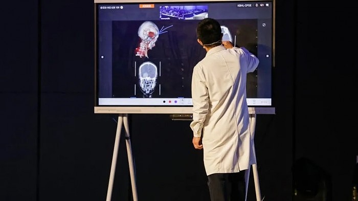 ​华为推出“阅片宝”智能医疗影像系统 2D自动升级3D 可触控交互 - 2