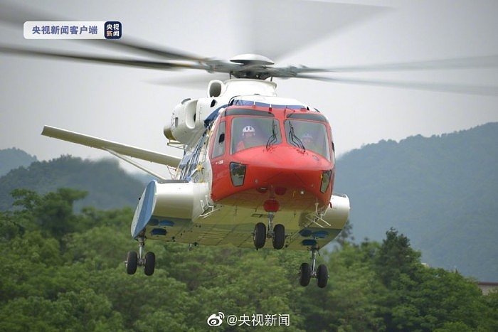 中航工业13吨级大型民用直升机AC313A成功完成首飞 - 3
