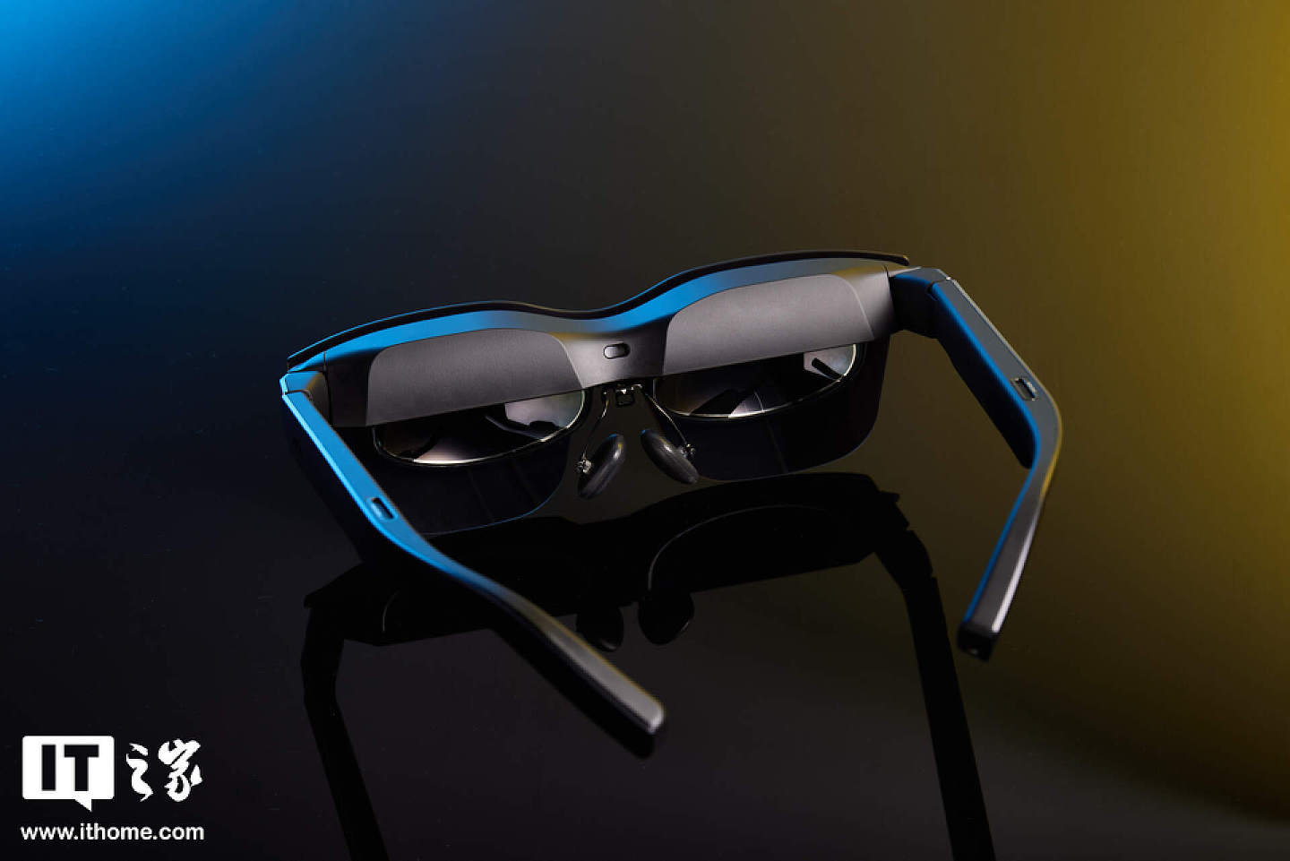【IT之家评测室】雷鸟 Air 2s 智能眼镜体验：便携巨幕，随时随地躺玩 - 7