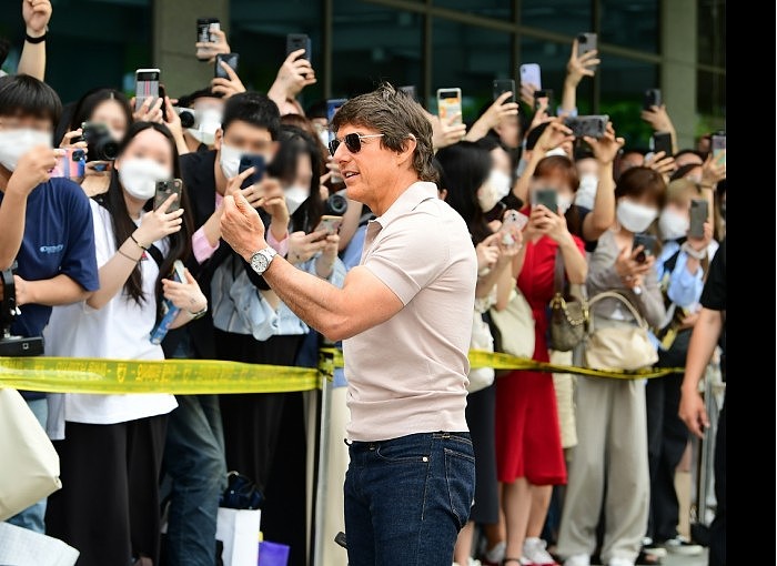 汤姆·克鲁斯飞抵韩国为《壮志凌云2》做宣传 全球范围内已获8.063亿美元票房 - 10